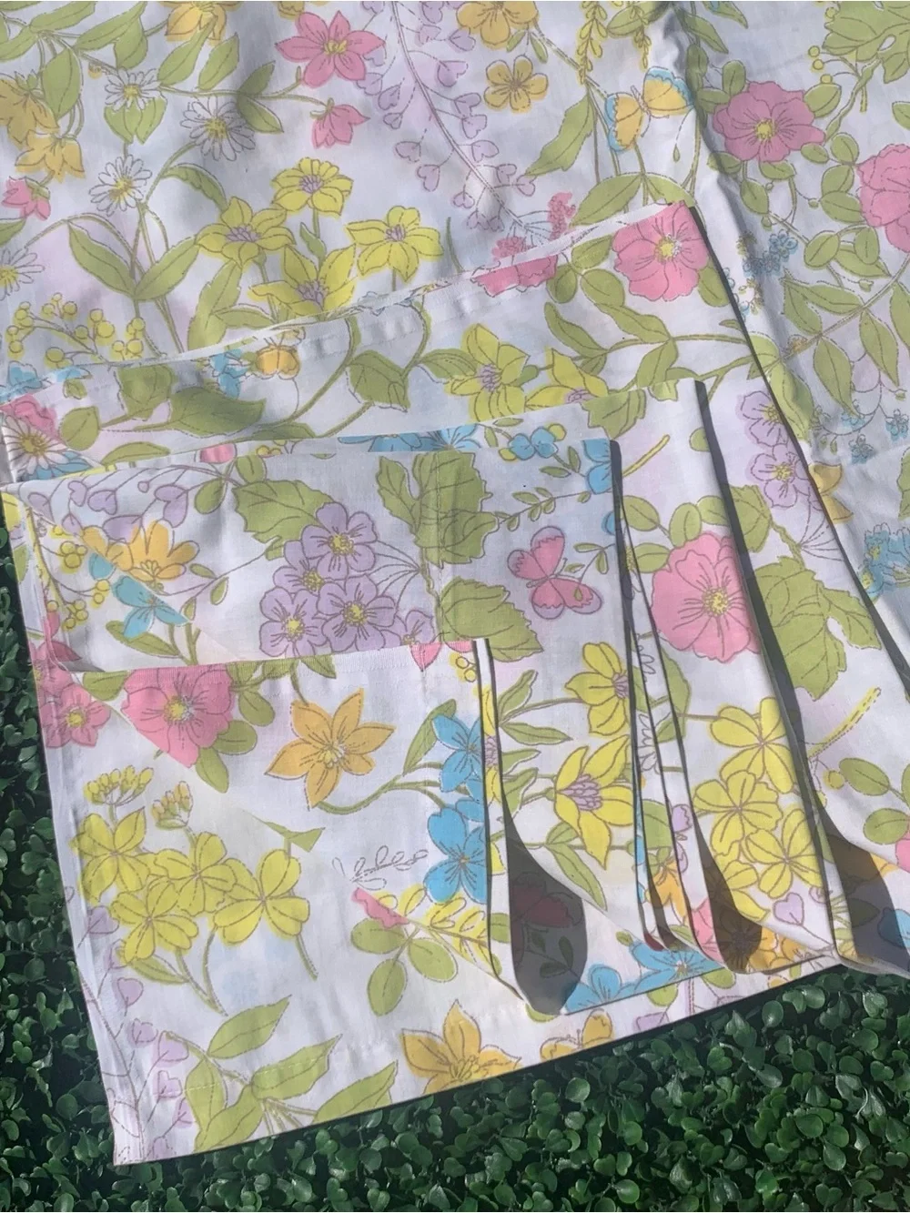Vintage Pacific pastel floral butterfly pattern king bedsheet 108x110”